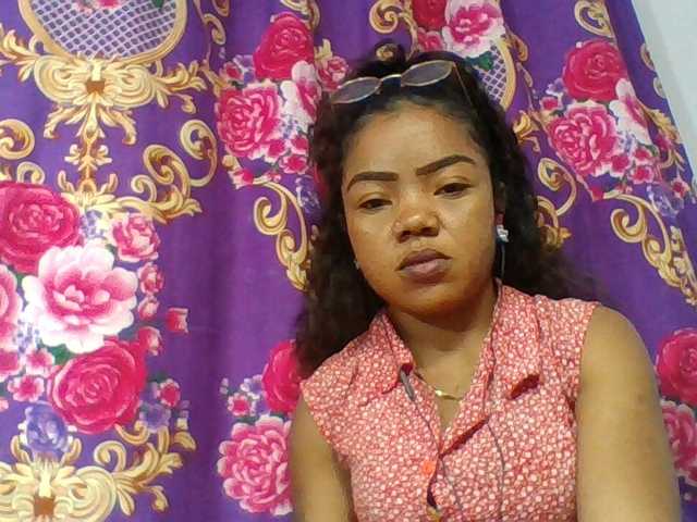 Elyah1a live cam on BongaCams