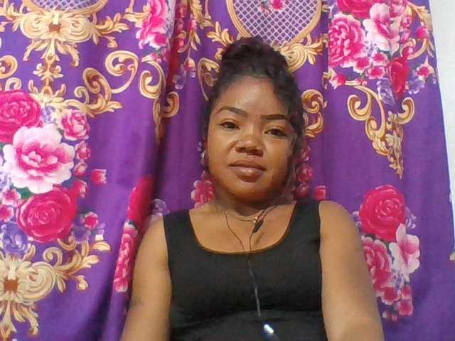 Elyah1a live cam on BongaCams