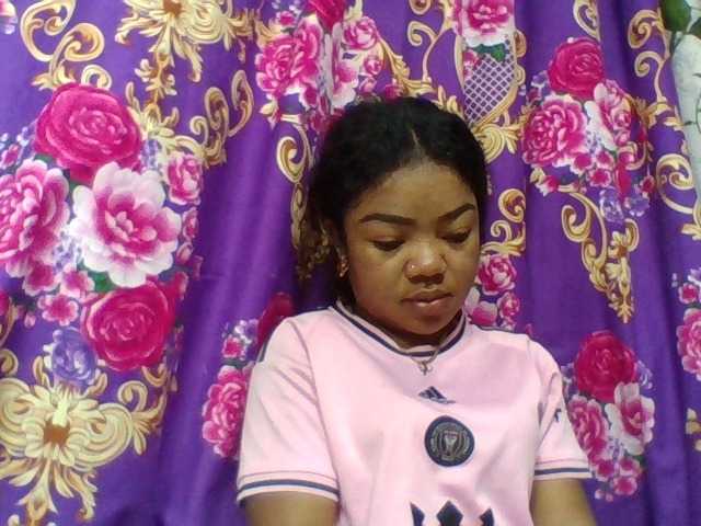 Elyah1a live cam on BongaCams