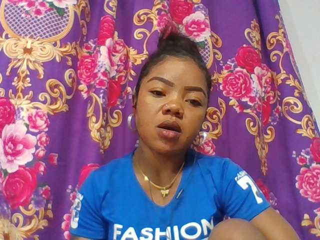 Elyah1a live cam on BongaCams