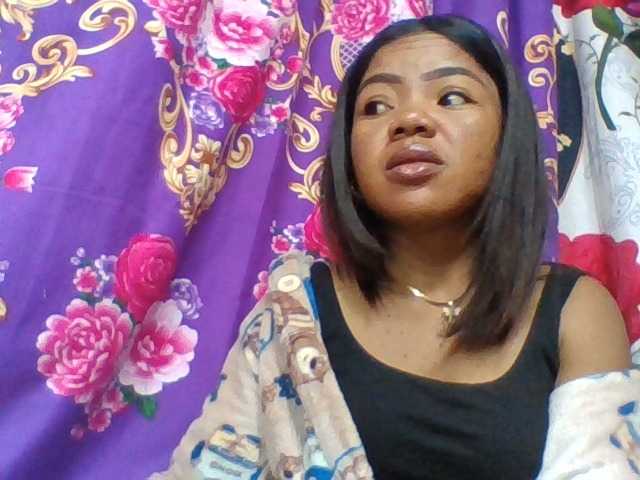 Elyah1a live cam on BongaCams