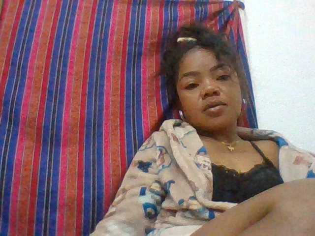 Elyah1a live cam on BongaCams