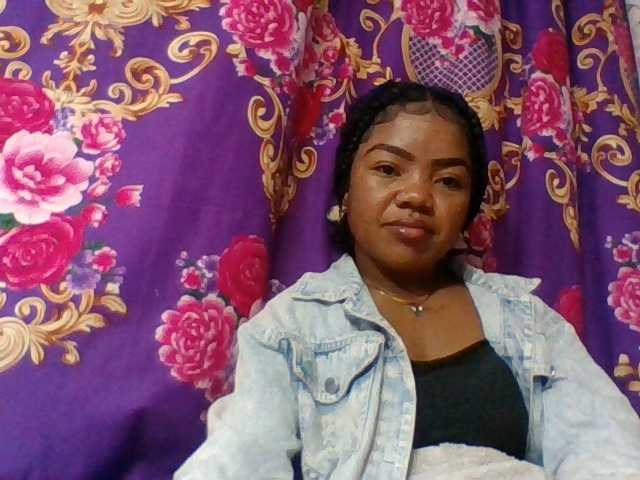 Elyah1a live cam on BongaCams