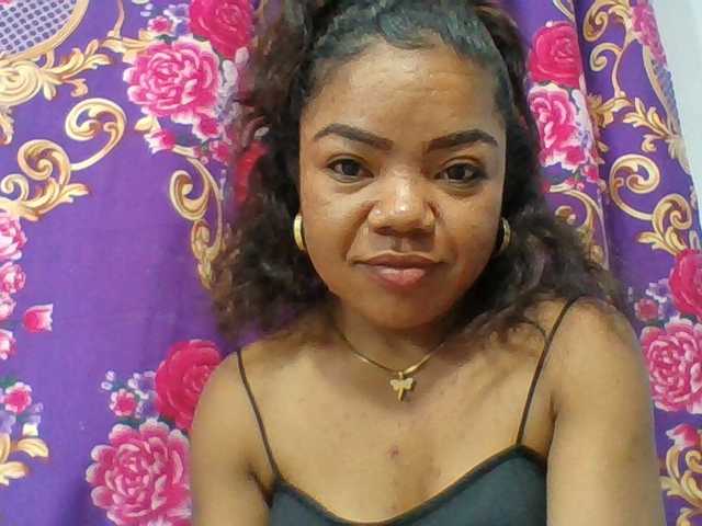Elyah1a live cam on BongaCams