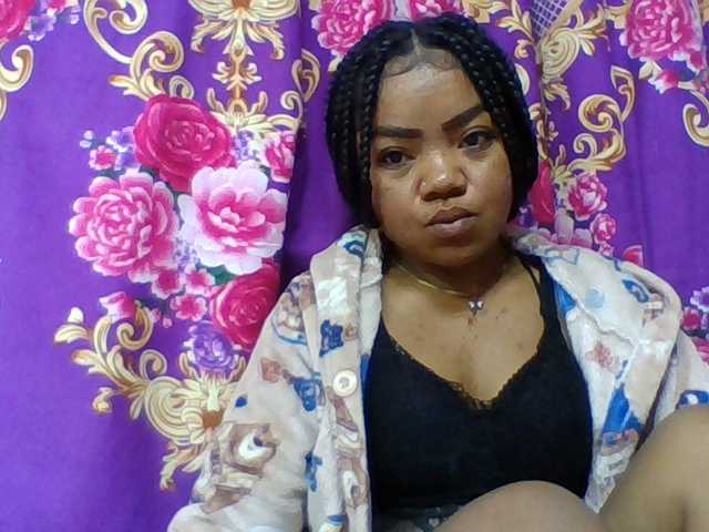 Elyah1a live cam on BongaCams