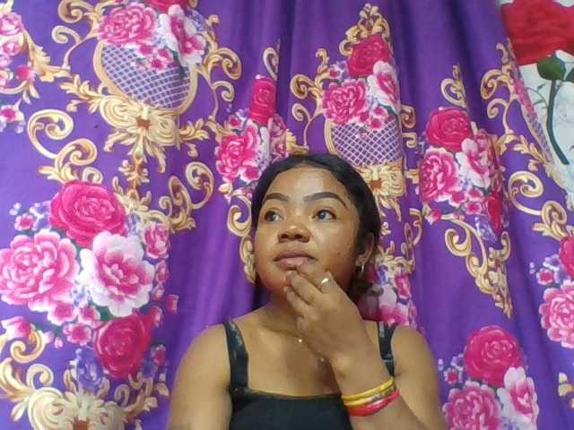 Elyah1a live cam on BongaCams