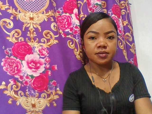 Elyah1a live cam on BongaCams