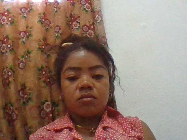 Elyah1a live cam on BongaCams