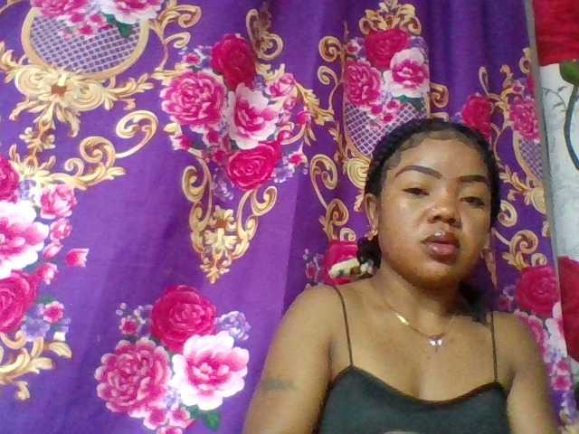 Elyah1a live cam on BongaCams