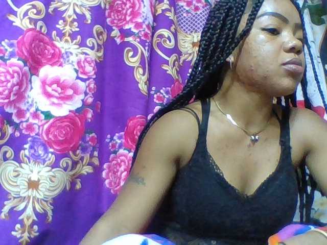Elyah1a live cam on BongaCams