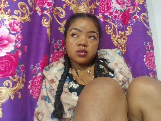 Elyah1a live cam on BongaCams