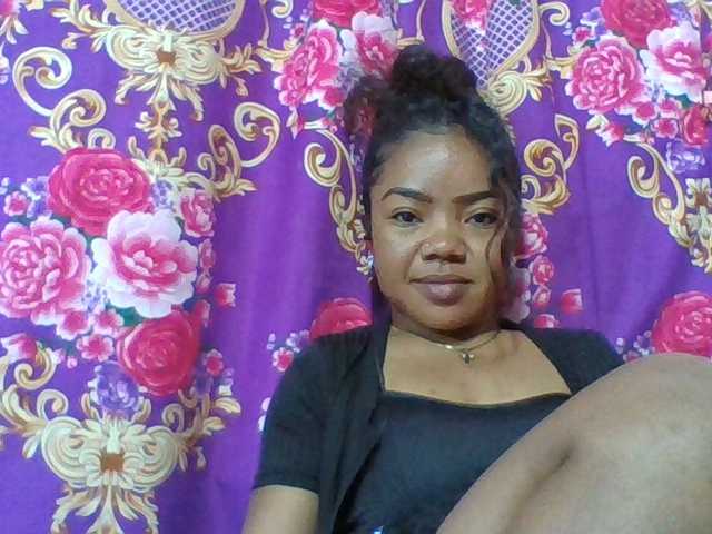 Elyah1a live cam on BongaCams