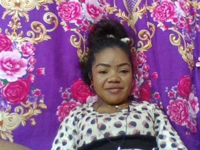 Elyah1a live cam on BongaCams