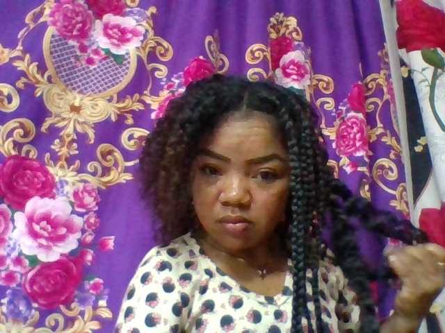 Elyah1a live cam on BongaCams