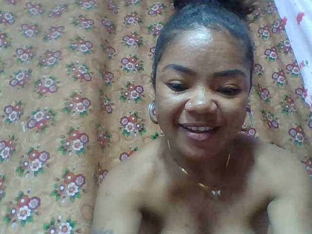 Elyah1a live cam on BongaCams