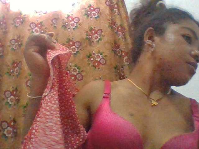 Elyah1a live cam on BongaCams