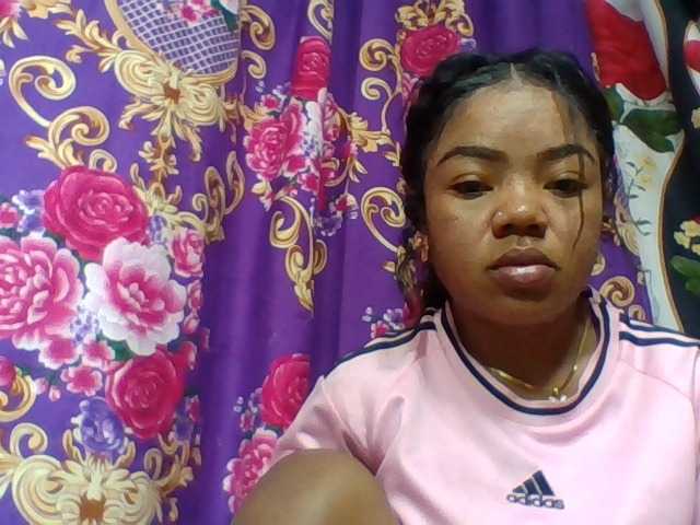 Elyah1a live cam on BongaCams