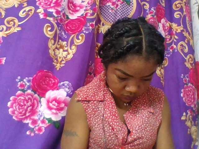 Elyah1a live cam on BongaCams