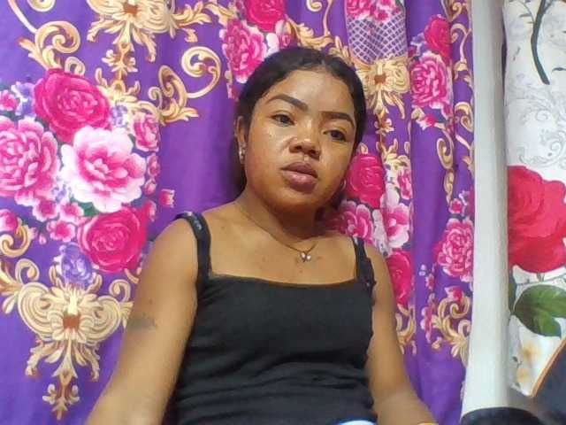 Elyah1a live cam on BongaCams