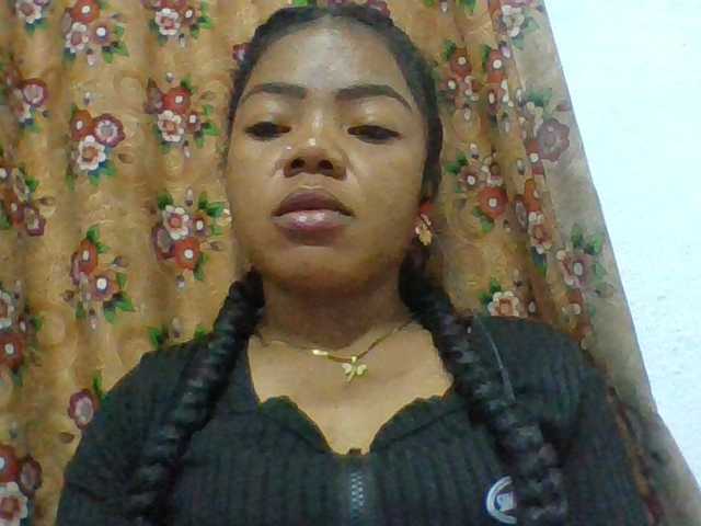 Elyah1a live cam on BongaCams