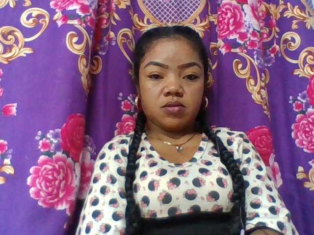 Elyah1a live cam on BongaCams