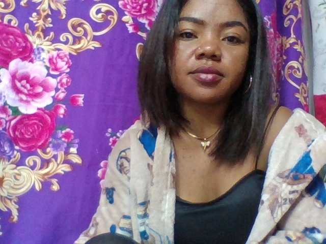 Elyah1a live cam on BongaCams