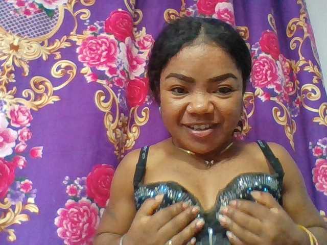 Elyah1a live cam on BongaCams
