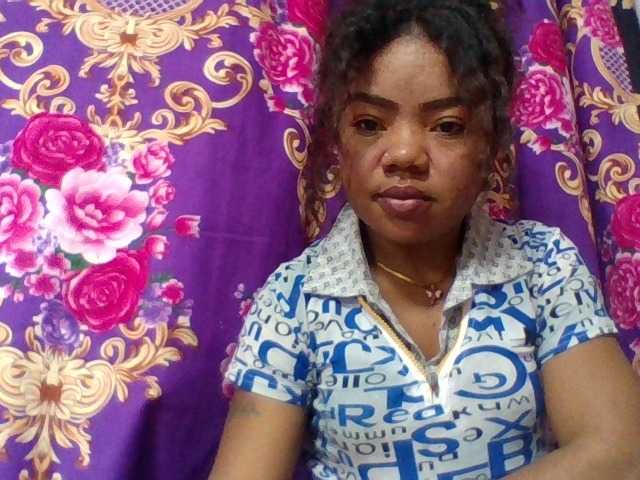 Elyah1a live cam on BongaCams