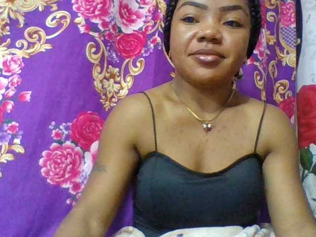 Elyah1a live cam on BongaCams