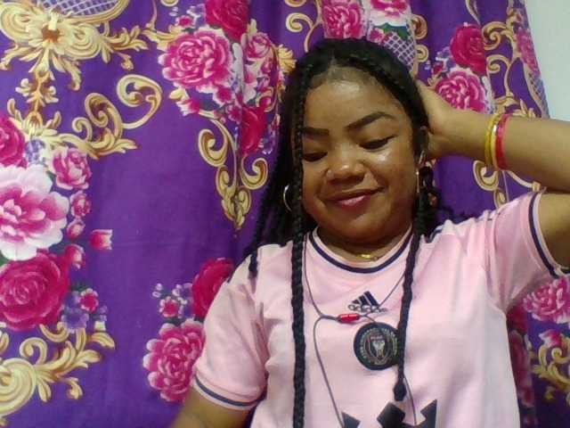 Elyah1a live cam on BongaCams