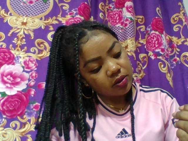 Elyah1a live cam on BongaCams