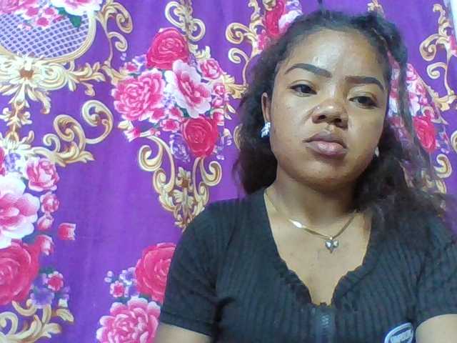 Elyah1a live cam on BongaCams