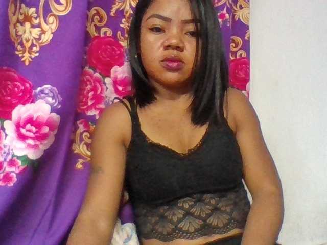 Elyah1a live cam on BongaCams