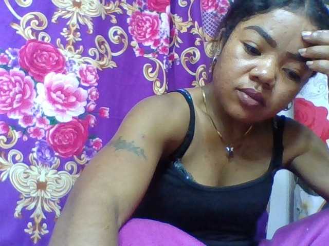 Elyah1a live cam on BongaCams