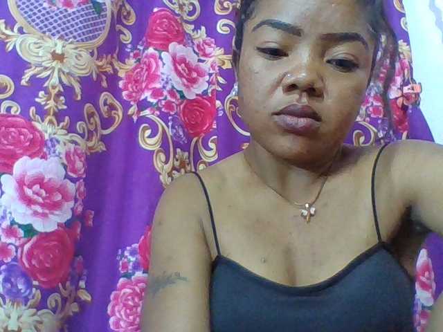 Elyah1a live cam on BongaCams