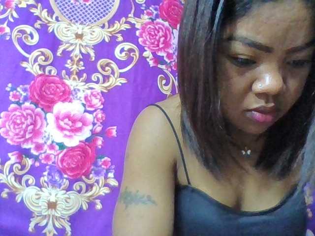 Elyah1a live cam on BongaCams