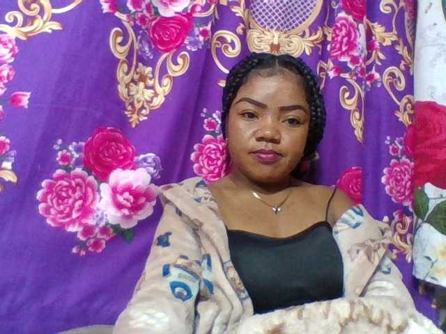 Elyah1a live cam on BongaCams