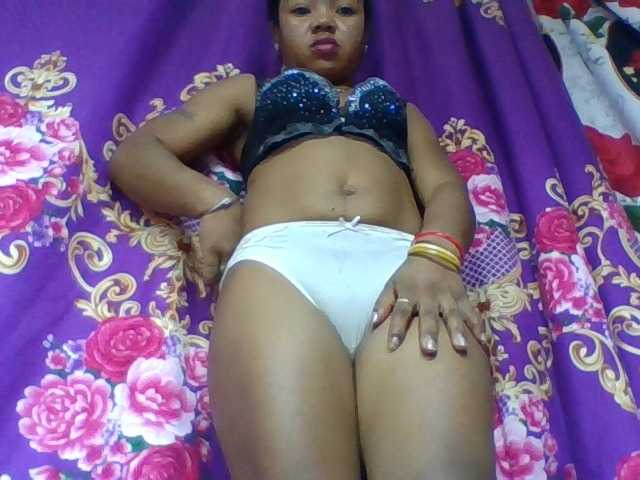 Elyah1a live cam on BongaCams