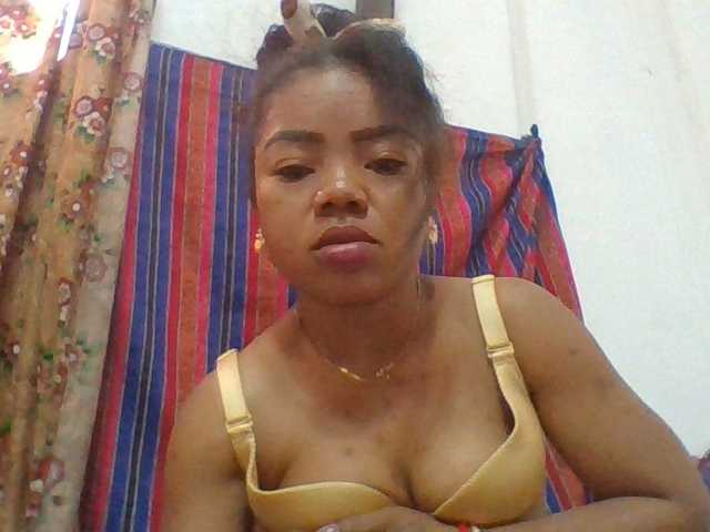 Elyah1a live cam on BongaCams