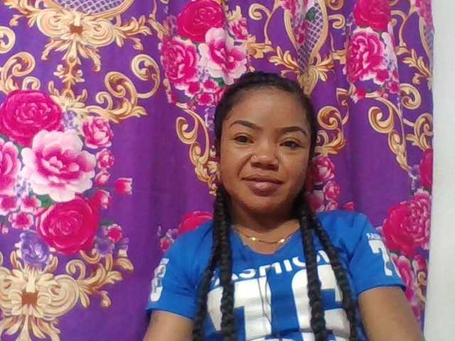 Elyah1a live cam on BongaCams