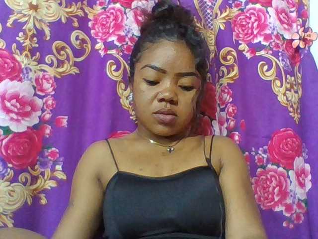 Elyah1a live cam on BongaCams
