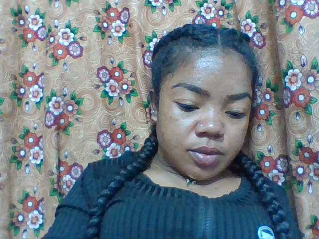 Elyah1a live cam on BongaCams