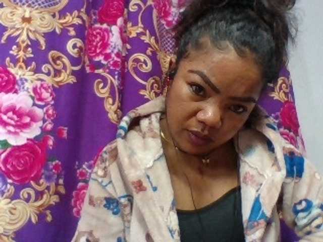 Elyah1a live cam on BongaCams