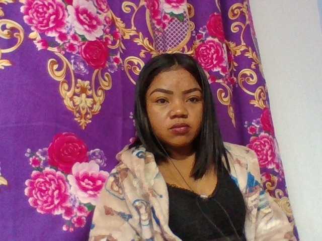 Elyah1a live cam on BongaCams