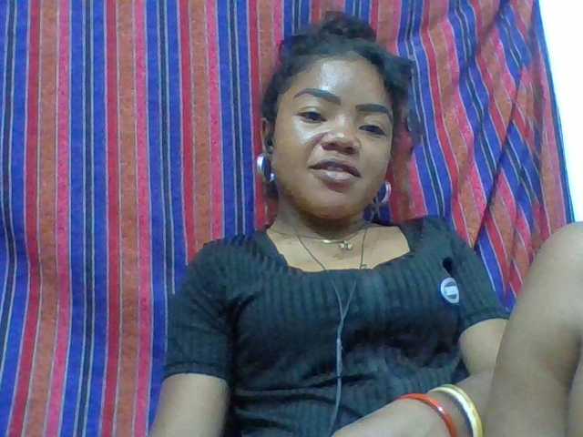 Elyah1a live cam on BongaCams