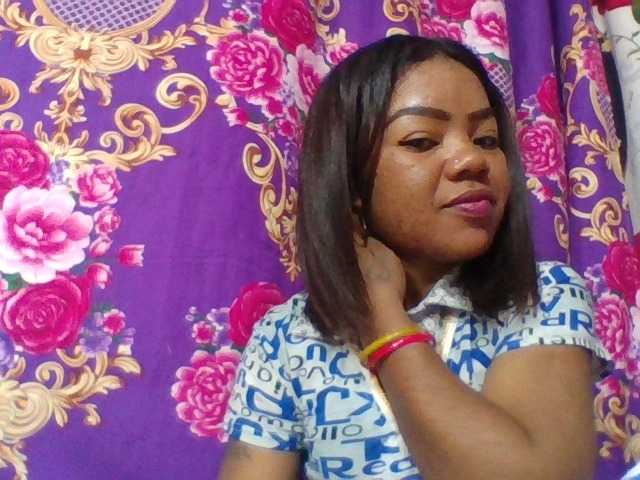 Elyah1a live cam on BongaCams