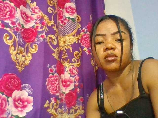 Elyah1a live cam on BongaCams