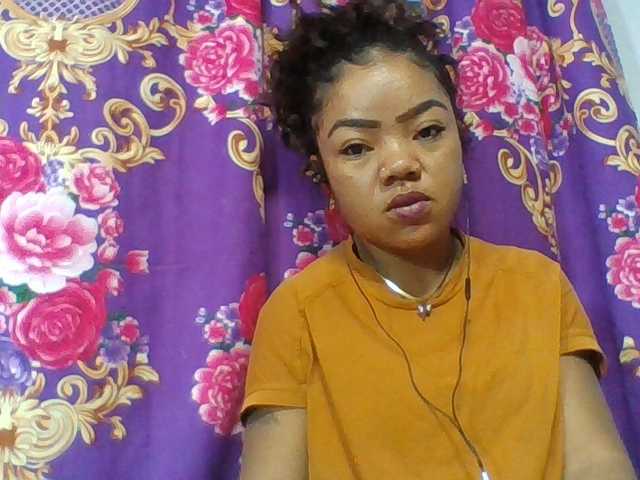 Elyah1a live cam on BongaCams