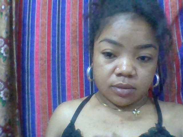 Elyah1a live cam on BongaCams