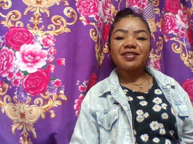 Elyah1a live cam on BongaCams